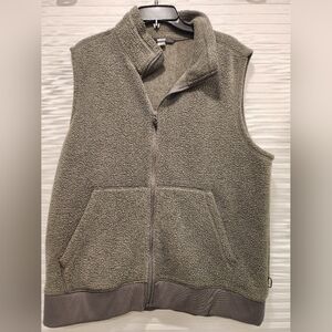 Cozy REI CO- OP Sherpa Fleece Vest in Olive/Grayish